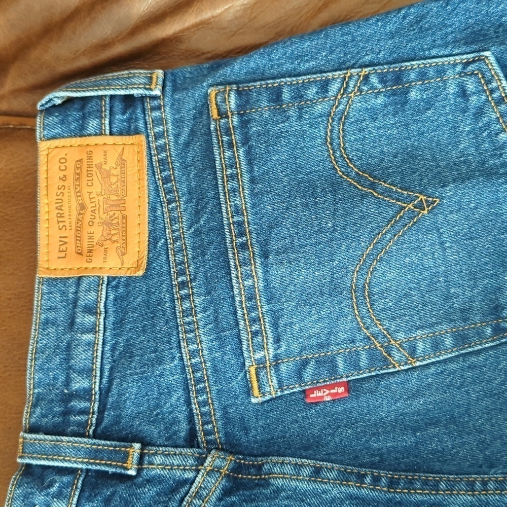 Levi's Women's Wedgie Fit Jeans - Picture 12 of 12